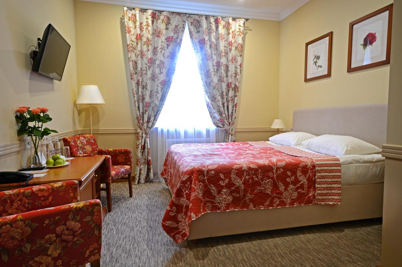 Premier Hotel Почаев Экстерьер фото